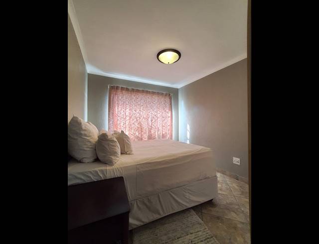 2 BEDROOM SIMPLEX FOR SALE IN COUNTRY VIEW
